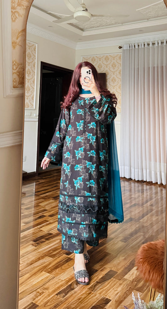 3 Piece Cambric Linan Stitched-057